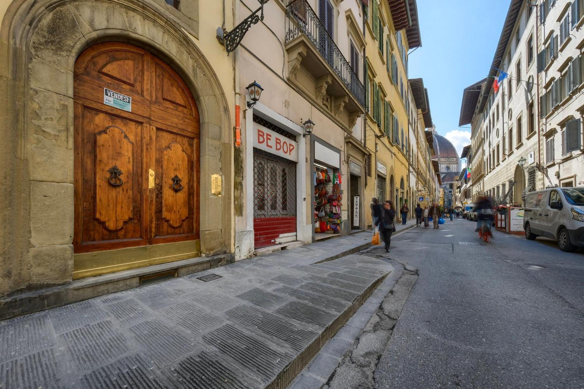 Duomo Luxury Wi-fi A/c Apartment *